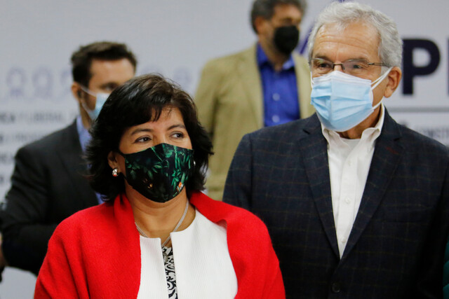 Unidad Constituyente: Yasna Provoste inscribe candidatura para consulta ciudadana y queda primera en la papeleta tras sorteo Unidad Constituyente: Yasna Provoste inscribe candidatura para consulta ciudadana y queda primera en la papeleta tras sorteo