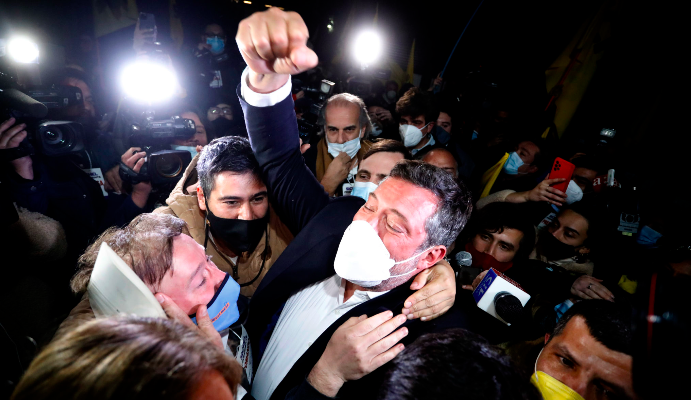 La derecha respira, pero con dificultad tras triunfo del «candidato de los empresarios que no quieren perder privilegios» La derecha respira, pero con dificultad tras triunfo del