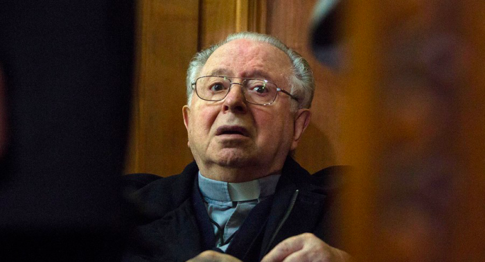 Sin pagar por sus pecados: a los 90 años fallece Fernando Karadima, protagonista del mayor escándalo de abusos de la Iglesia Católica de Chile Sin pagar por sus pecados: a los 90 años fallece Fernando Karadima, protagonista del mayor escándalo de abusos de la Iglesia Católica de Chile