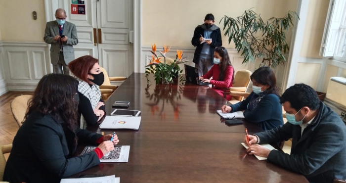 Defensoría de la Niñez pide garantizar participación de niñas y niños en el proceso constituyente para darle “estabilidad intergeneracional al pacto” social Defensoría de la Niñez pide garantizar participación de niñas y niños en el proceso constituyente para darle “estabilidad intergeneracional al pacto” social