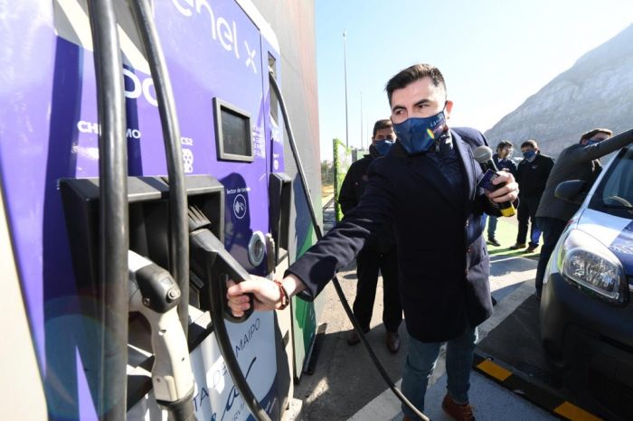 Suman nuevos puntos de carga para autos eléctricos en carretera Suman nuevos puntos de carga para autos eléctricos en carretera
