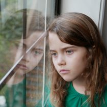 Depresión infantil, un trastorno frecuente que puede partir desde los cuatro años: cómo prevenirlo 