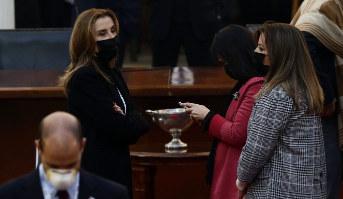 Convencionales de Vamos por Chile solicitan repetir votación de la ampliación de la mesa que incluyó dos cupos de pueblos originarios Convencionales de Vamos por Chile solicitan repetir votación de la ampliación de la mesa que incluyó dos cupos de pueblos originarios