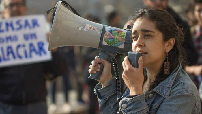 Constanza San Juan, constituyente: «Me gustaría una sesión en mi región que termine con una visita a los glaciares destruidos por Barrick Gold en Pascua Lama» Constanza San Juan, constituyente: «Me gustaría una sesión en mi región que termine con una visita a los glaciares destruidos por Barrick Gold en Pascua Lama»