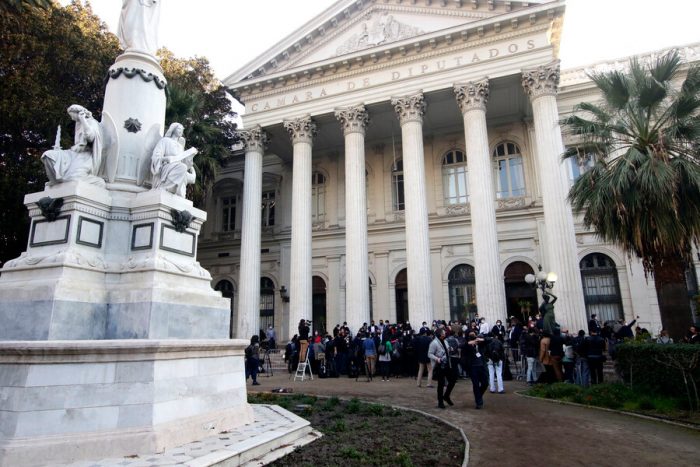 De menos a más: las articulaciones políticas entre los constituyentes a una semana de la puesta en marcha de la Convención De menos a más: las articulaciones políticas entre los constituyentes a una semana de la puesta en marcha de la Convención