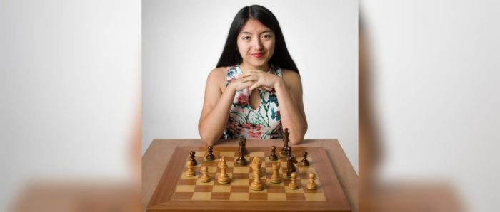 Javiera Gómez rompe los estereotipos de género en el ajedrez: “Tuve que empezar a ganarle a hombres más grandes para que dejaran de subestimarme al momento de jugar” Javiera Gómez rompe los estereotipos de género en el ajedrez: “Tuve que empezar a ganarle a hombres más grandes para que dejaran de subestimarme al momento de jugar”