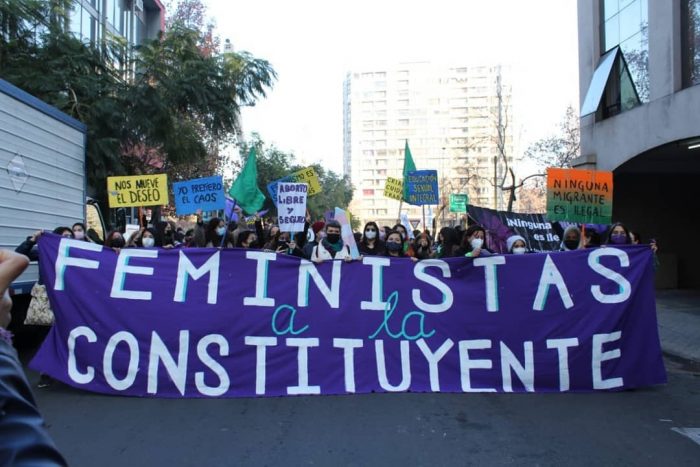 Feministas a la constituyente: mujeres se toman el protagonismo en jornada histórica Feministas a la constituyente: mujeres se toman el protagonismo en jornada histórica