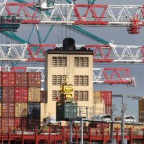 Chile anota superávit comercial en julio de US$604 millones, informa el Banco Central