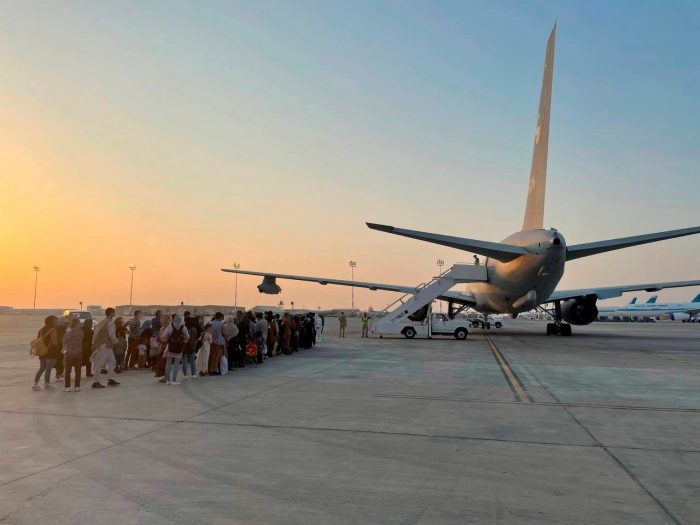 Talibanes aseguran que permitirán vuelos civiles tras el fin de la evacuación
