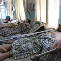 Suben a 170 los fallecidos tras ataque terrorista explosivo en aeropuerto de Kabul
