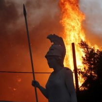 Incendios siguen amenazando a Grecia y obligan a más evacuaciones