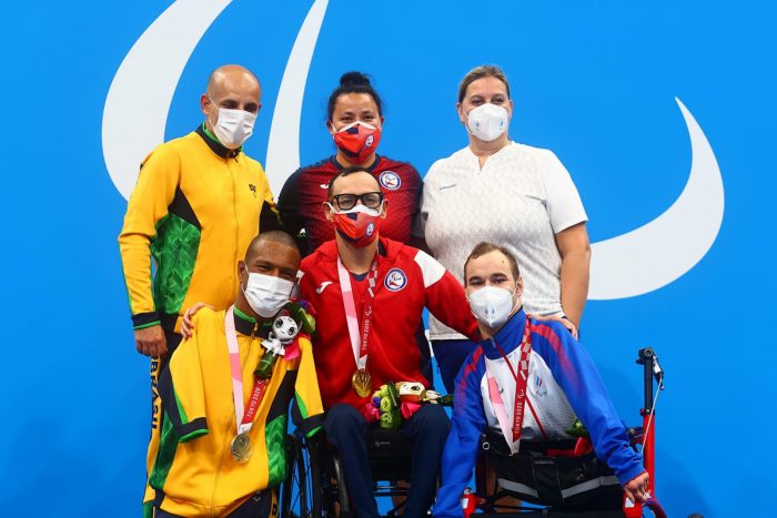 Histórico: Alberto Abarza se impuso en natación y consiguió el segundo oro para Chile en la historia de los Juegos Paralímpicos