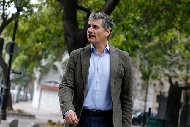 Andrés Velasco emplaza a directiva de Ciudadanos por apoyo a Yasna Provoste: «No sé a quienes consultó (…) Estamos con Paula Narváez» Andrés Velasco emplaza a directiva de Ciudadanos por apoyo a Yasna Provoste: