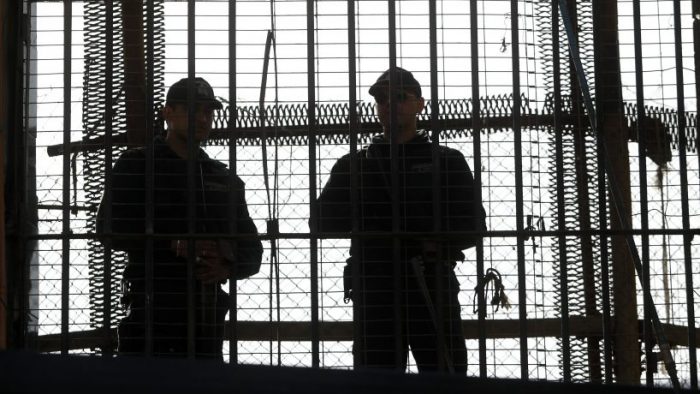 Cárcel de Valparaíso: funcionarios comienzan paralización reflexiva y apuntan a condiciones de trabajo Cárcel de Valparaíso: funcionarios comienzan paralización reflexiva y apuntan a condiciones de trabajo