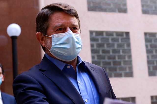 Orrego insiste en acortar toque de queda en la RM y cuestiona que medida tenga un trasfondo sanitario: «A estas alturas es inexplicable» Orrego insiste en acortar toque de queda en la RM y cuestiona que medida tenga un trasfondo sanitario: