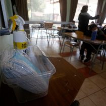 Gobierno suspende clases en colegio de Providencia tras contagios de Covid-19