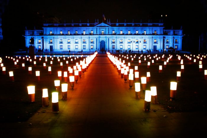 Presidente Piñera decretó duelo nacional con bandera a media asta y 460 luces en homenaje a fallecidos por Covid-19 en Chile