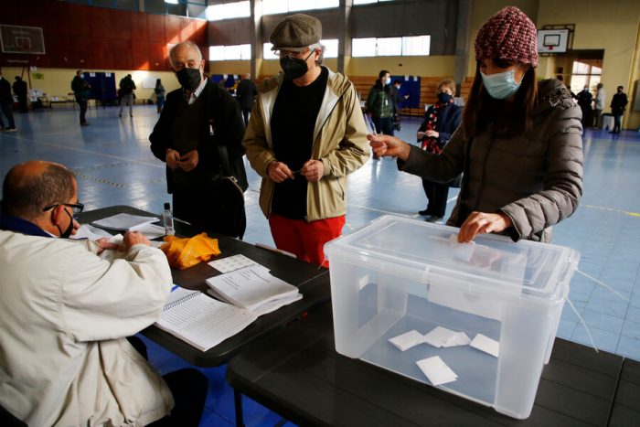 Dudas sobre participación marcan inicio de la consulta ciudadana de Unidad Constituyente Dudas sobre participación marcan inicio de la consulta ciudadana de Unidad Constituyente