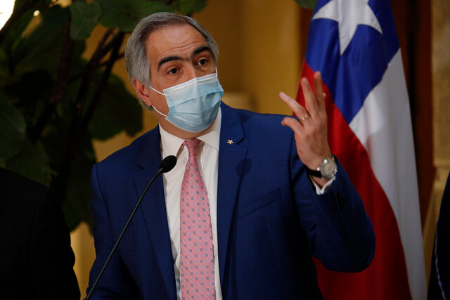 RN e investigación contra ex alcalde de Vitacura, Raúl Torrealba: descartan suspensión de su militancia hasta «esclarecer todos los antecedentes» RN e investigación contra ex alcalde de Vitacura, Raúl Torrealba: descartan suspensión de su militancia hasta
