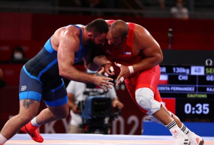 Yasmani Acosta luchará por una medalla de bronce en su debut olímpico Yasmani Acosta luchará por una medalla de bronce en su debut olímpico