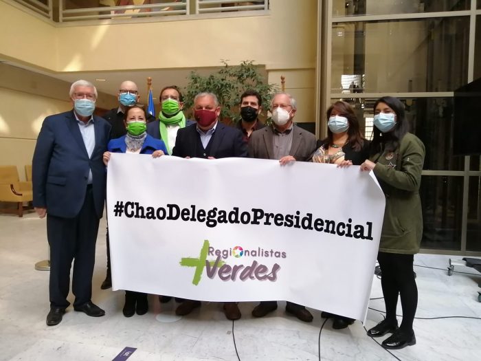 Diputados de Apruebo Dignidad y Rodrigo Mundaca instan a la «pronta tramitación» del proyecto que deroga al delegado presidencial: «Tenemos a gobernadores regionales impedidos de actuar» Diputados de Apruebo Dignidad y Rodrigo Mundaca instan a la