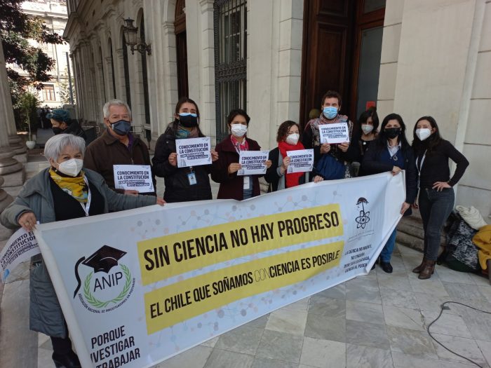 Investigadores presionan en favor de la ciencia: constituyentes piden una comisión de Conocimiento, Ciencia y Tecnología en el reglamento Investigadores presionan en favor de la ciencia: constituyentes piden una comisión de Conocimiento, Ciencia y Tecnología en el reglamento