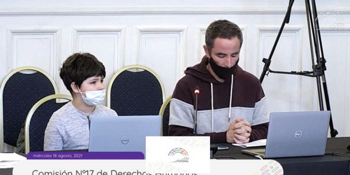 Niño expone ante la Comisión de DD.HH. de la Convención: “Encuentro injusto que no se le dé el derecho a los menores de 18 años para votar» Niño expone ante la Comisión de DD.HH. de la Convención: “Encuentro injusto que no se le dé el derecho a los menores de 18 años para votar