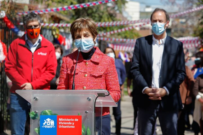 Subsecretaria Daza afirma que en Chile hay cerca de mil casos de variante Delta: 60% son comunitarios Subsecretaria Daza afirma que en Chile hay cerca de mil casos de variante Delta: 60% son comunitarios