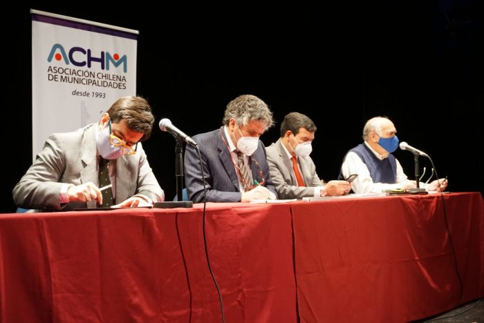 Asociación Chilena de Municipalidades pide detener desmunicipalización de la educación escolar