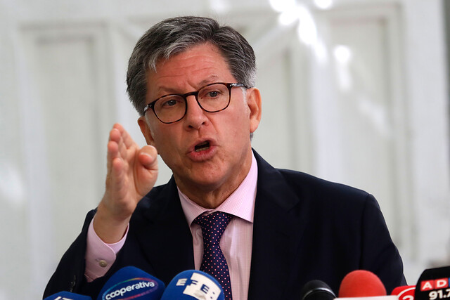 «Plan Vuelta a la Patria»: José Miguel Vivanco califica como «cínica» y oportunista medida anunciada por Gobierno venezolano tras marcha contra migrantes en Iquique