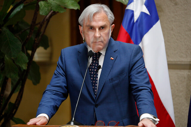 Moreira responde a senador Alvarado (UDI) por comparación entre Kast y Sichel tras debate presidencial: «No son tiempos de andar vitrineando» Moreira responde a senador Alvarado (UDI) por comparación entre Kast y Sichel tras debate presidencial: