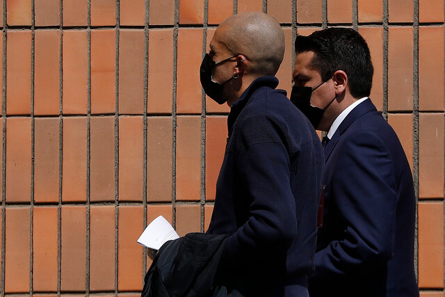 Convencional Rojas Vade declara por más de 3 horas ante la PDI y su abogado asegura que “no debería ser formalizado” Convencional Rojas Vade declara por más de 3 horas ante la PDI y su abogado asegura que “no debería ser formalizado”