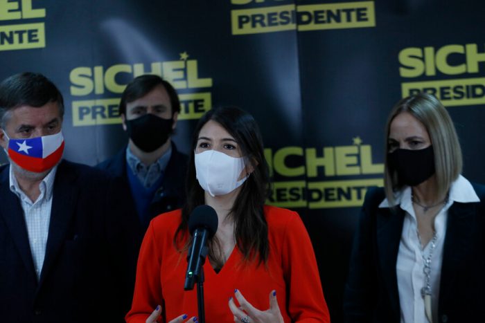 El guiño de Sichel al oficialismo: suma a Francisco Undurraga (Evópoli) e Isabel Plá (UDI) como voceros de campaña El guiño de Sichel al oficialismo: suma a Francisco Undurraga (Evópoli) e Isabel Plá (UDI) como voceros de campaña