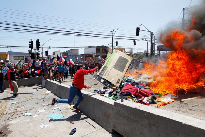 Fiscalía de Tarapacá decreta medidas de protección a favor de migrantes atacados en Iquique Fiscalía de Tarapacá decreta medidas de protección a favor de migrantes atacados en Iquique