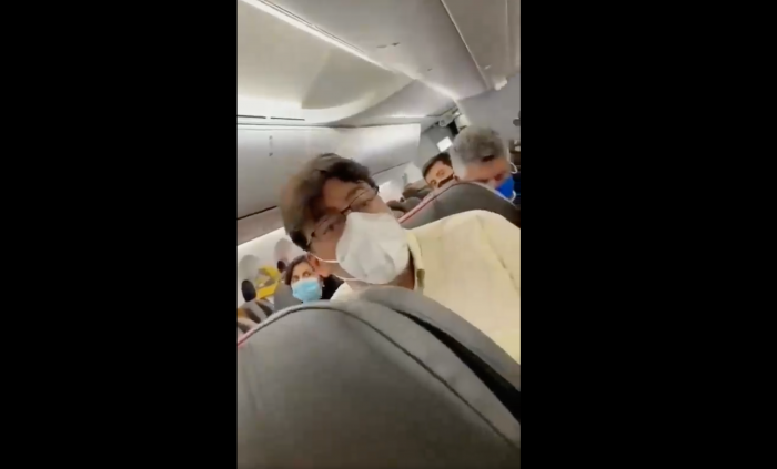 Incluso Marcela Cubillos defiende a Daniel Jadue tras insulto de pasajero viralizado en redes sociales Incluso Marcela Cubillos defiende a Daniel Jadue tras insulto de pasajero viralizado en redes sociales