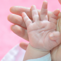 Postnatal de Emergencia: este jueves 30 es el último plazo para acceder al beneficio dirigido a madres, padres y cuidadores