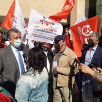 Parlamentarios de oposición participaron del “banderazo del retail por el cierre a las 19 horas” 
