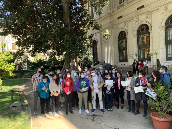 Grupo de constituyentes presentan propuesta que insta a la Convención Constitucional «declararse en Emergencia Climática y Ecológica» Grupo de constituyentes presentan propuesta que insta a la Convención Constitucional