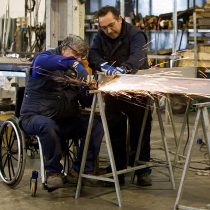 Expertos en inclusión laboral: Exigen mayor fiscalización a la ley para que empresas  contraten a personas en situación de discapacidad