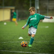 Cómo motivar y lograr que los niños hagan deportes que beneficien su salud