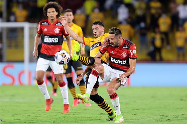 Flamengo de Mauricio Isla es finalista de la Copa Libertadores luego de vencer al Barcelona de Ecuador Flamengo de Mauricio Isla es finalista de la Copa Libertadores luego de vencer al Barcelona de Ecuador