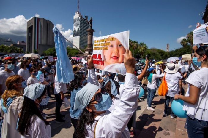 La Iglesia católica de México tilda de “machista” y “mortal” el fallo que establece como inconstitucional la penalización del aborto La Iglesia católica de México tilda de “machista” y “mortal” el fallo que establece como inconstitucional la penalización del aborto