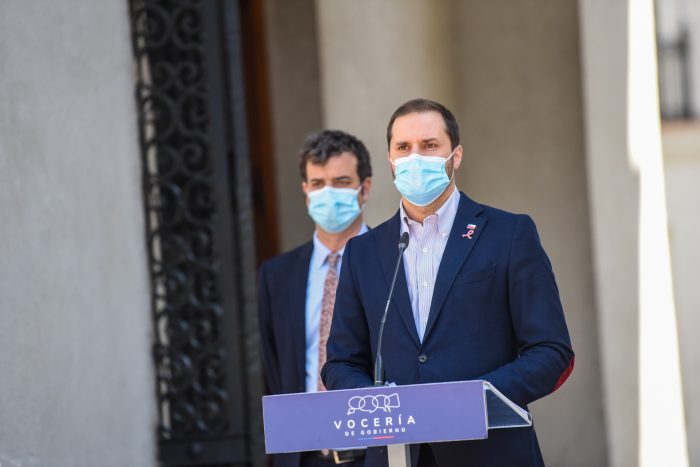 La Moneda evita dejar caer a Karla Rubilar en medio de polémica por intervencionismo en la campaña de su pareja: “No existe tal soledad” La Moneda evita dejar caer a Karla Rubilar en medio de polémica por intervencionismo en la campaña de su pareja: “No existe tal soledad”