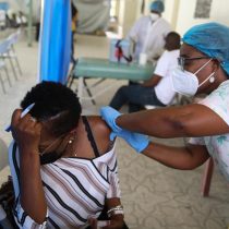 OPS: apenas 39% tienen vacunas completas en América latina