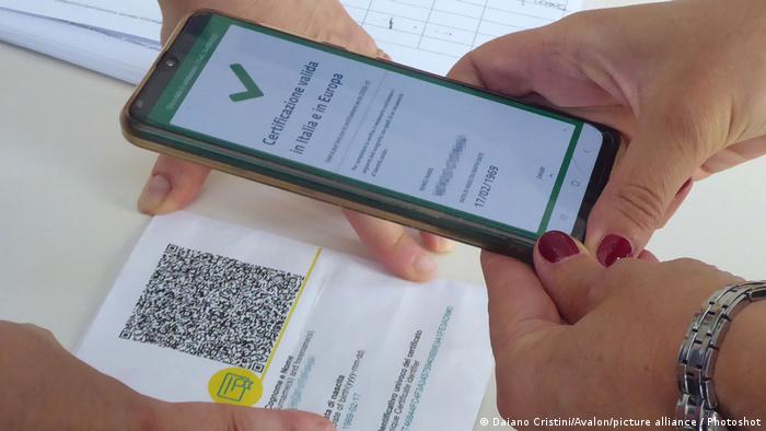 Italia pedirá desde el viernes el pasaporte sanitario a todos los empleados públicos y privados Italia pedirá desde el viernes el pasaporte sanitario a todos los empleados públicos y privados