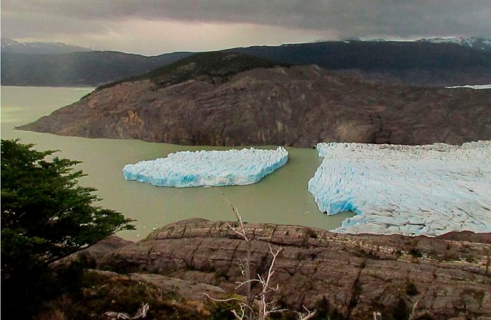 Legislación bajo cero: comunidad glaciológica independiente recalca importancia de proteger zonas que rodean a glaciares y el permafrost Legislación bajo cero: comunidad glaciológica independiente recalca importancia de proteger zonas que rodean a glaciares y el permafrost