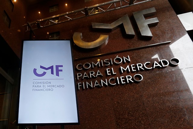 CMF advierte por anticipo de rentas vitalicias: «Pondría en riesgo la solvencia de las compañías de seguro de vida» CMF advierte por anticipo de rentas vitalicias:
