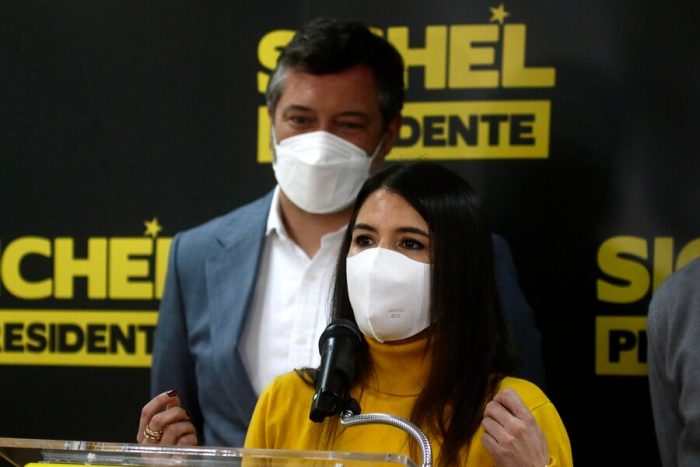 Sichel defiende a Martorell tras lapidario informe de Contraloría: «Estamos muy tranquilos porque sé la probidad de Kathy» Sichel defiende a Martorell tras lapidario informe de Contraloría: