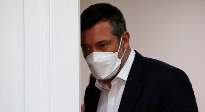Revelaciones sobre platas de campaña de Sichel provoca terremoto en su comando y en la oposición ya dan por “muerta” su candidatura Revelaciones sobre platas de campaña de Sichel provoca terremoto en su comando y en la oposición ya dan por “muerta” su candidatura