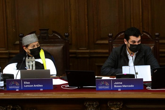 Mesa directiva de la Convención Constitucional respaldó a constituyente Giovanna Grandón tras agresión sufrida en Plaza Italia Mesa directiva de la Convención Constitucional respaldó a constituyente Giovanna Grandón tras agresión sufrida en Plaza Italia